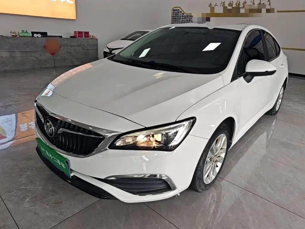 Buick Verano 2018 Sedan 20T Dual Clutch Leading фото 2