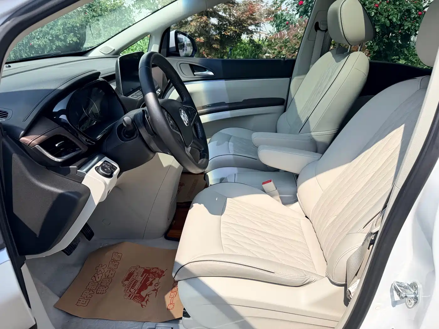 Buick GL8 2021 Land Business Class 652T Luxury фото 8