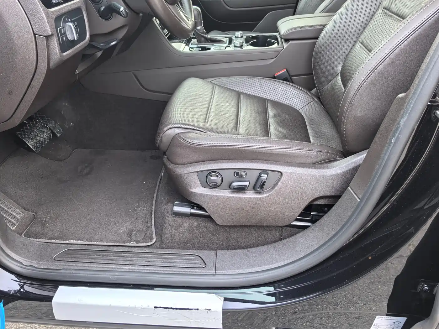 Volkswagen Touareg 2017 3.0TSI Explorer Edition фото 18