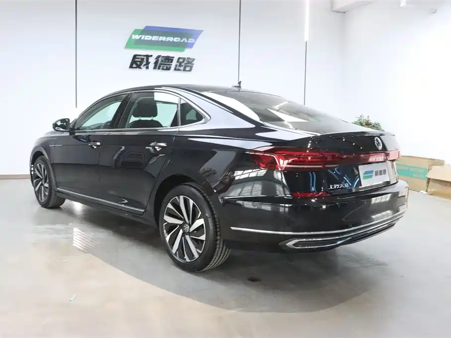 Volkswagen Passat 2026 Outstanding Edition 380TSI Dragon Glory Version фото 6