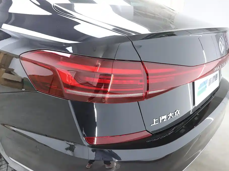 Volkswagen Passat 2026 Outstanding Edition 380TSI Dragon Glory Version фото 34