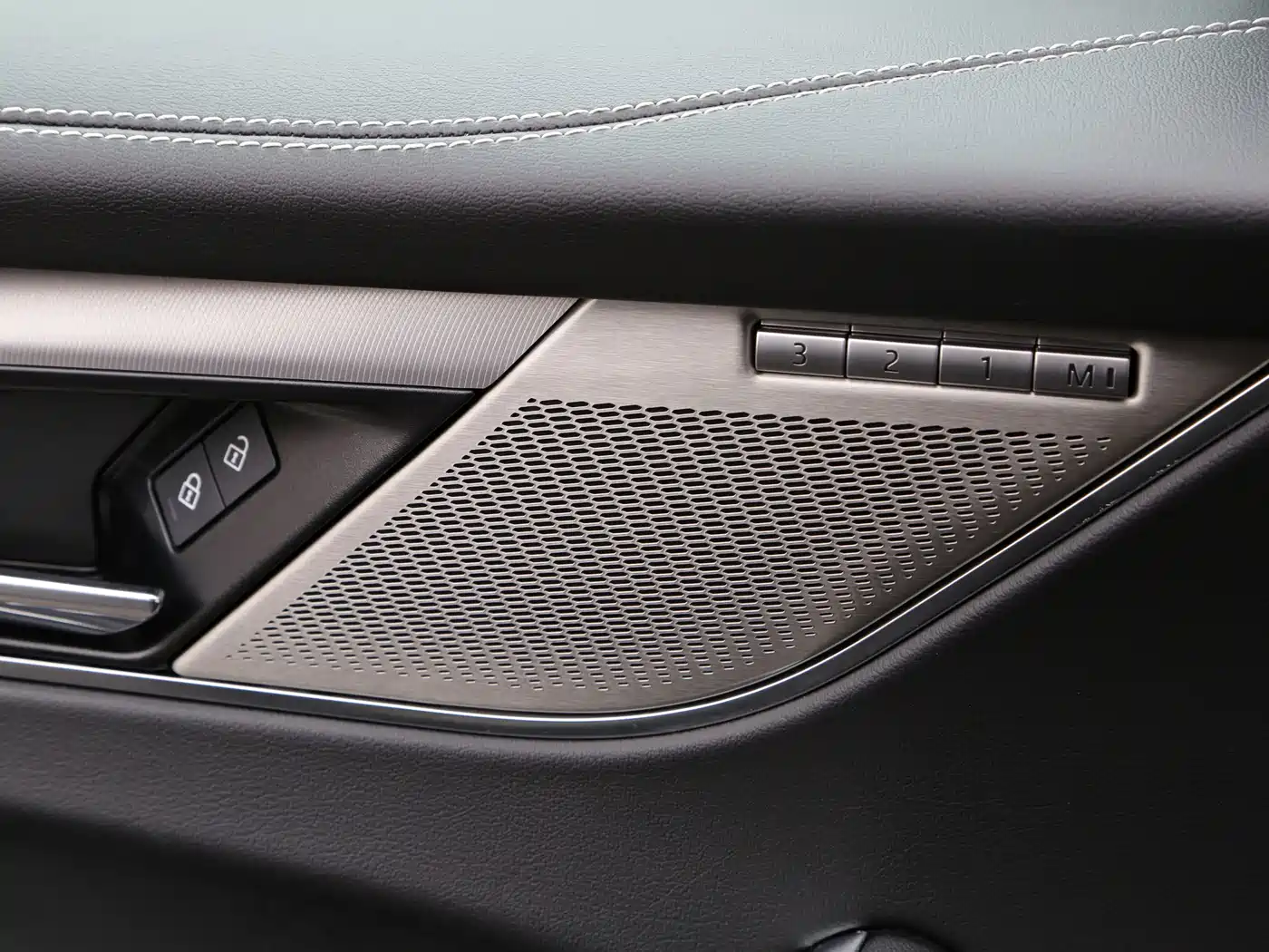 Jaguar F-PACE 2024 2024 P250 R-Dynamic SE