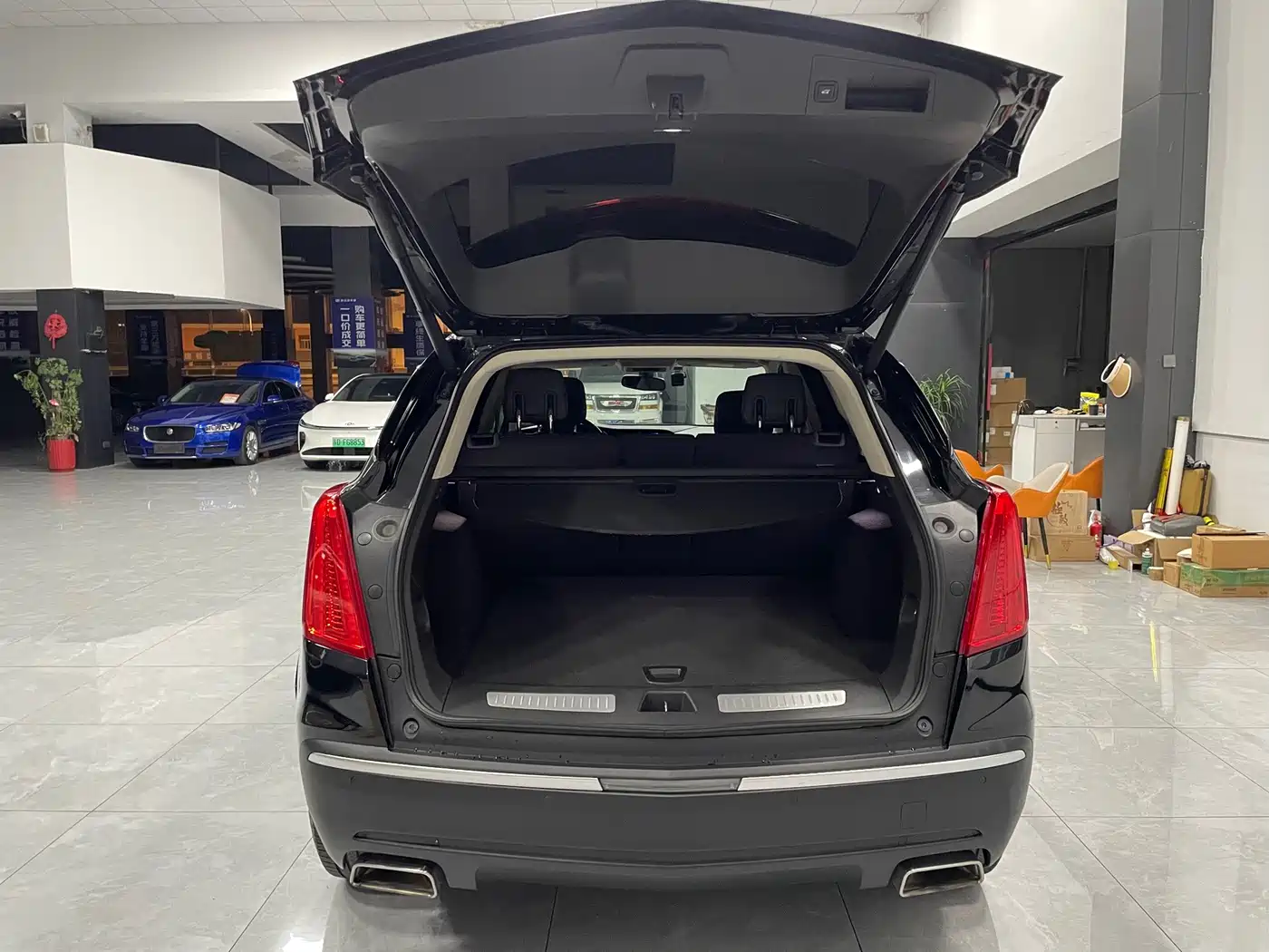 Cadillac XT5 2017 2016 28T AWD Luxury Model