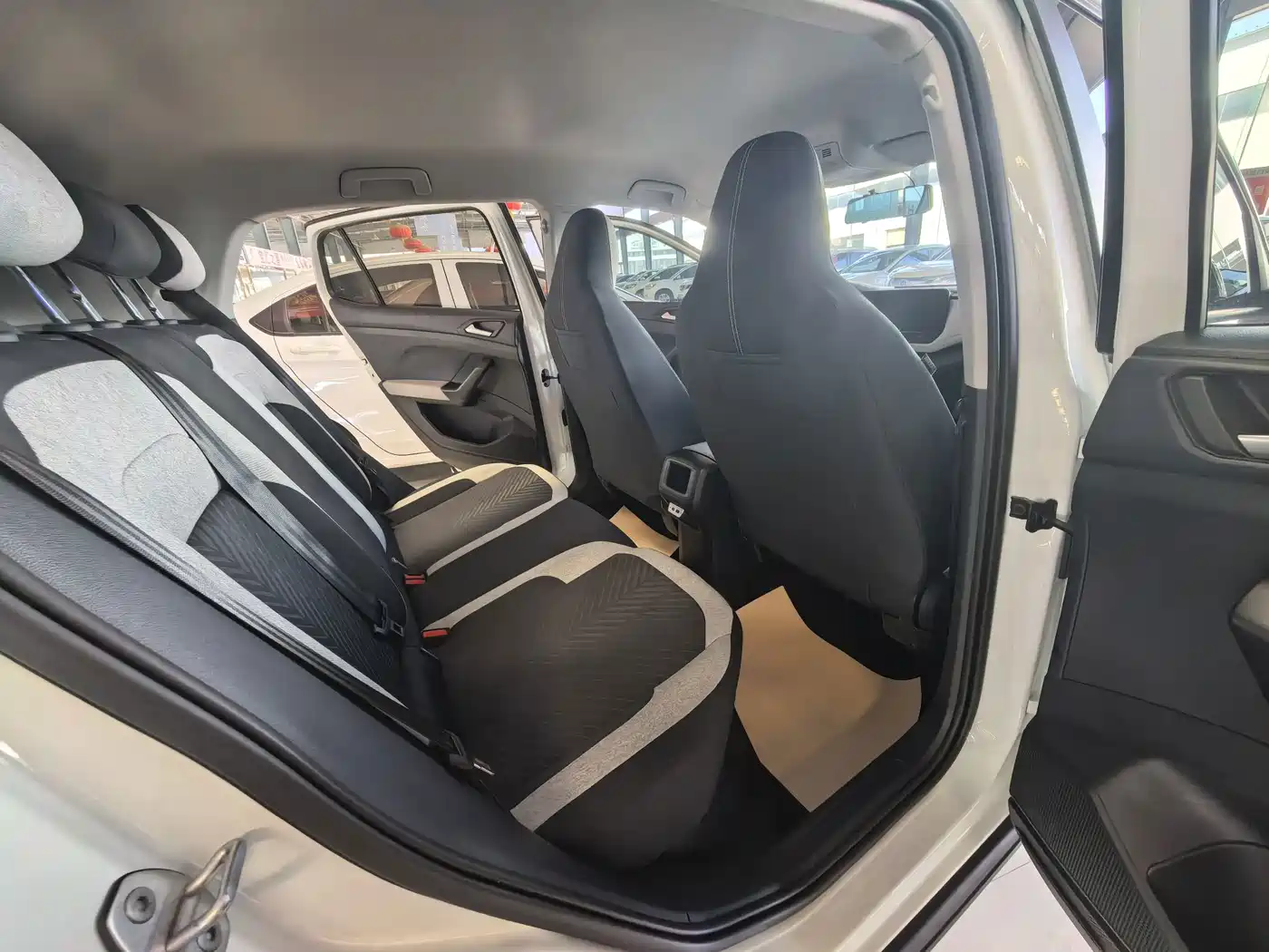 Volkswagen Tharu 2026 2026 New Sharp 1.5L Advance Edition