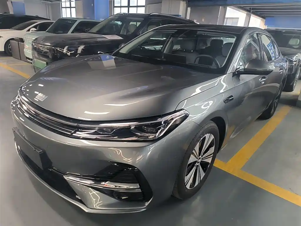 Geely Galaxy Galaxy A7 2025 EM-i 150km Explorer+ Edition фото 2