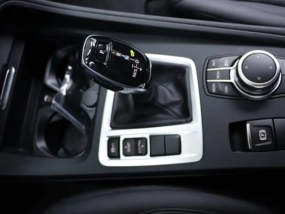 BMW 1 Series 2023 120i M Sport фото 9