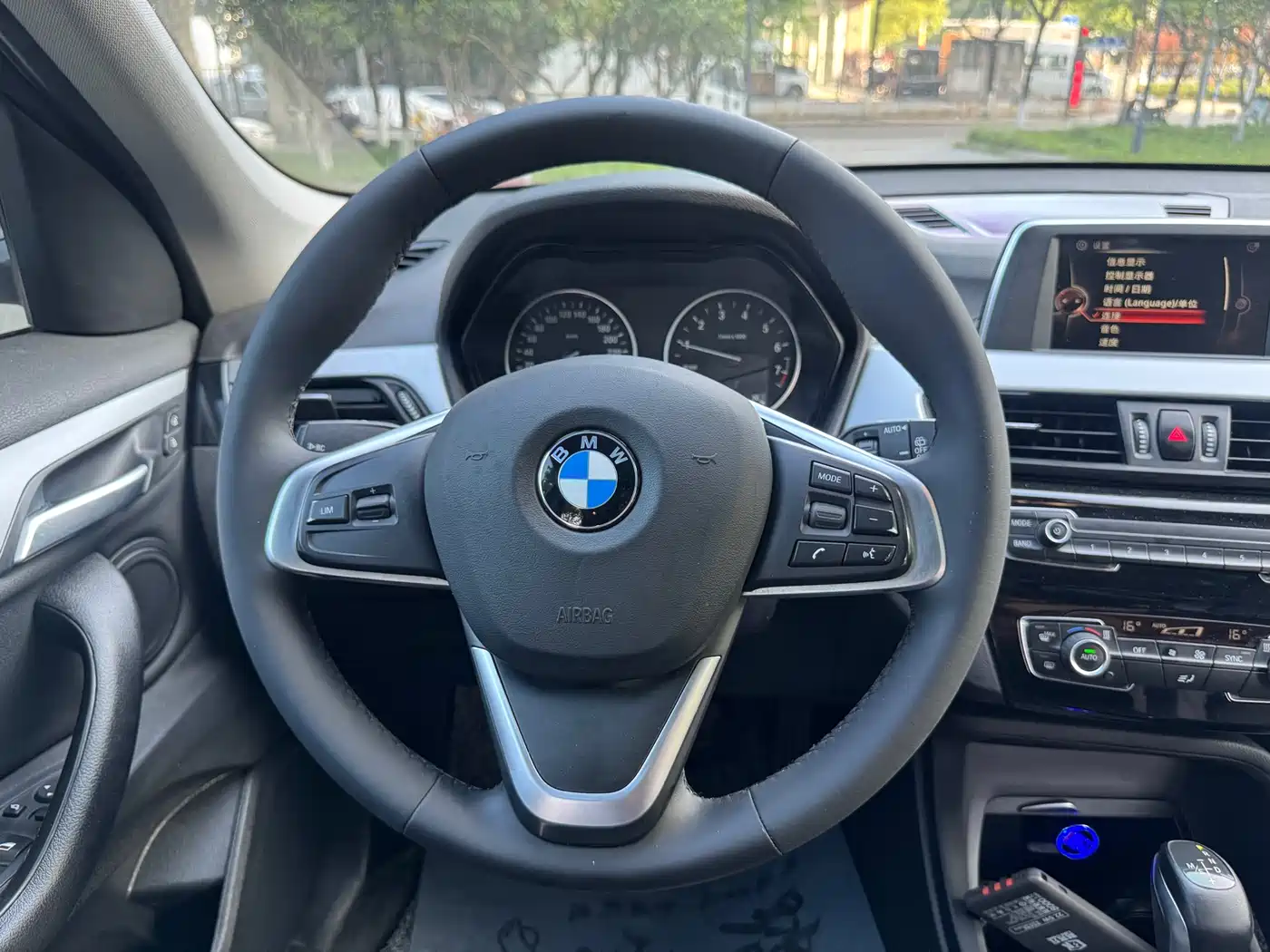 BMW X1 2016 sDrive18Li Fashion Model фото 15
