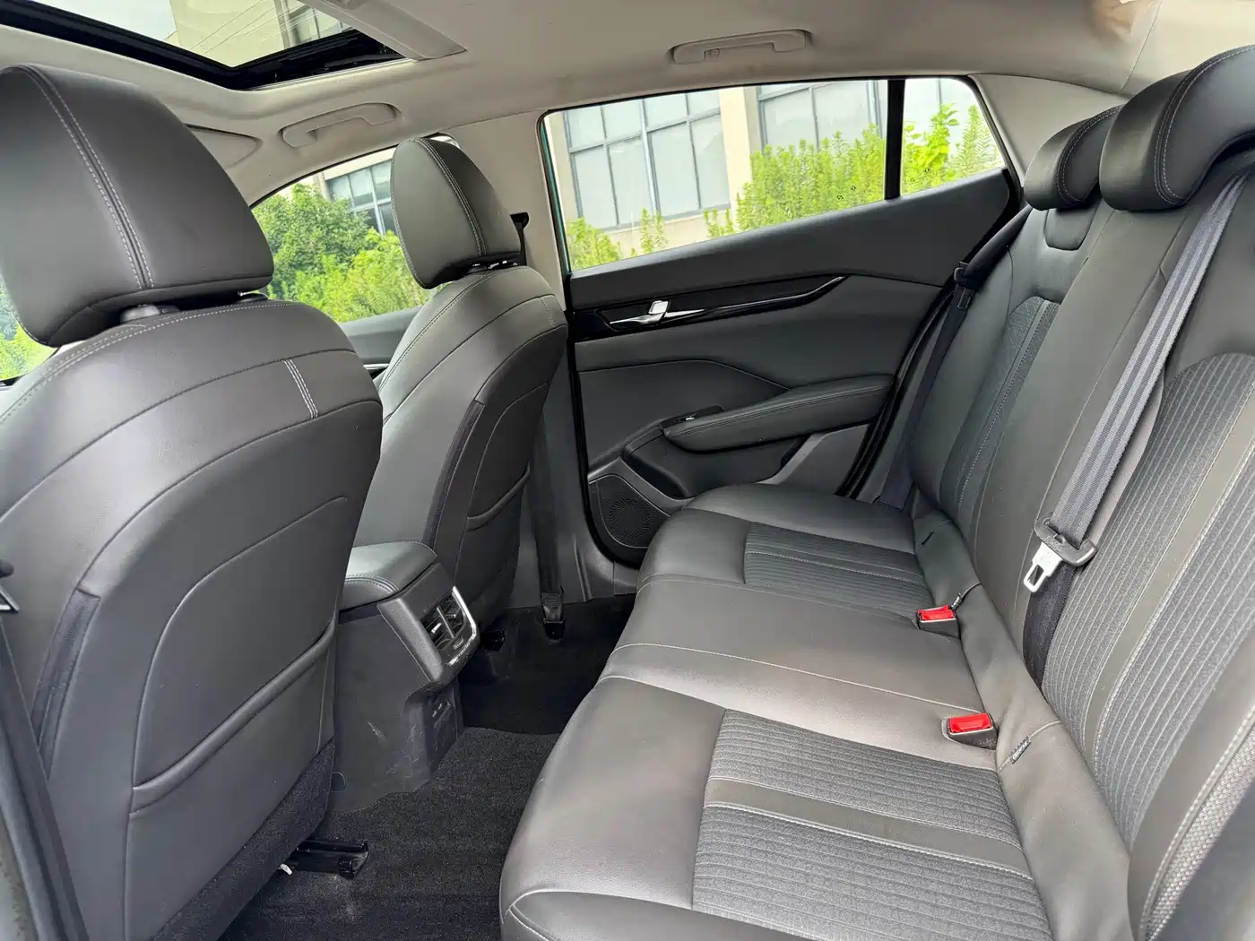 Dongfeng Aeolus Yixuan 2020 2020 230T Automatic Dazzle Edition
