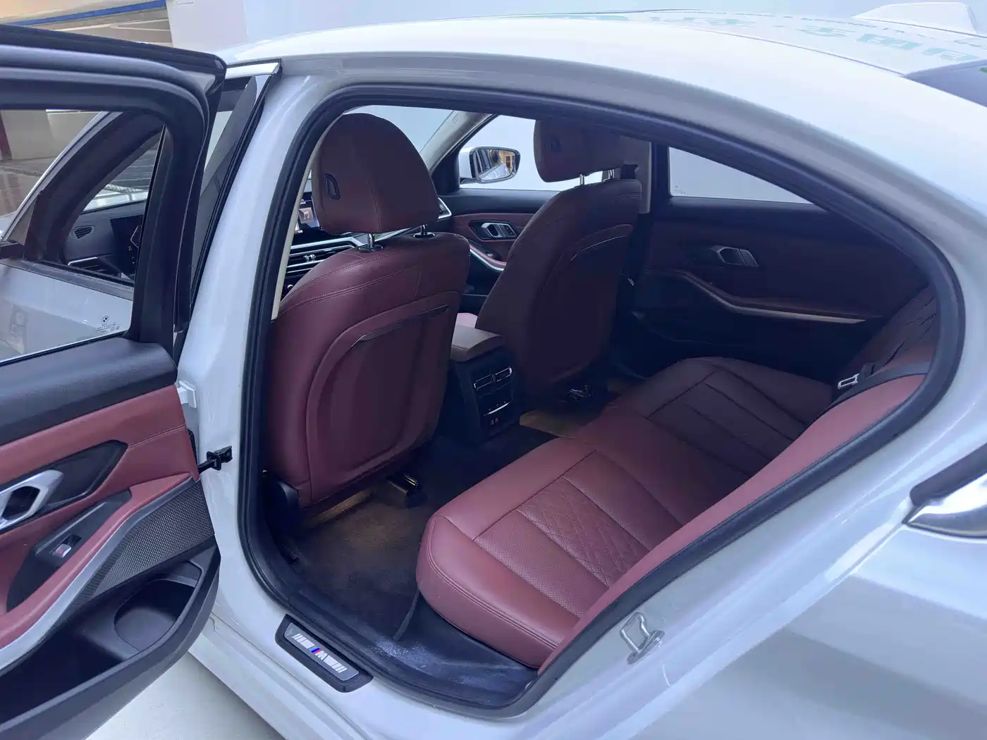 BMW 3 Series 2023 320Li M Sport Package фото 10