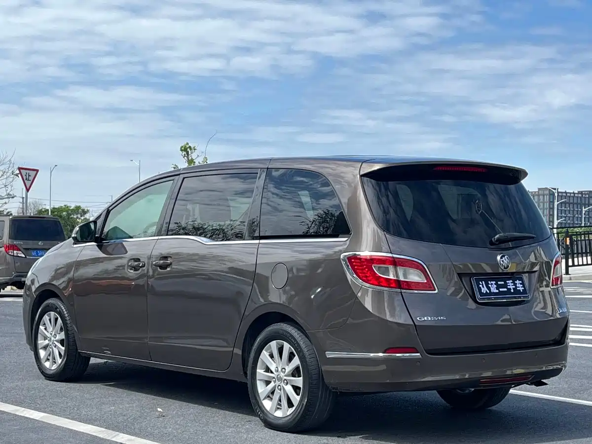 Buick GL8 2011 2.4L CT Luxury Business Comfort Edition фото 6