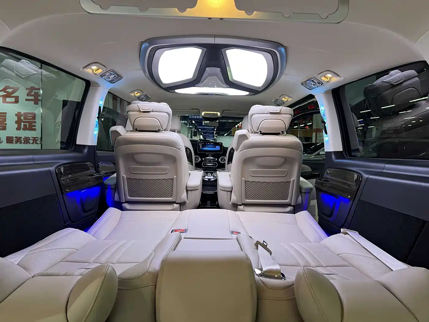 Mercedes-Benz Vito 2023 2.0T Elite 7-Seater фото 9