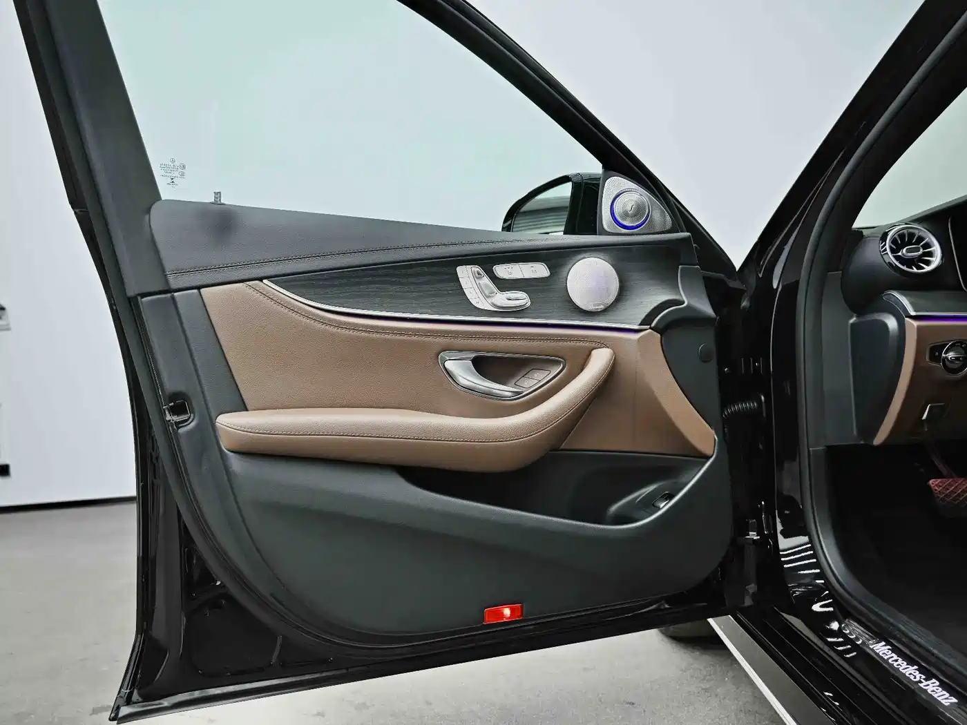 Mercedes-Benz E-Class 2021 E 300 L Sport Fashion фото 34