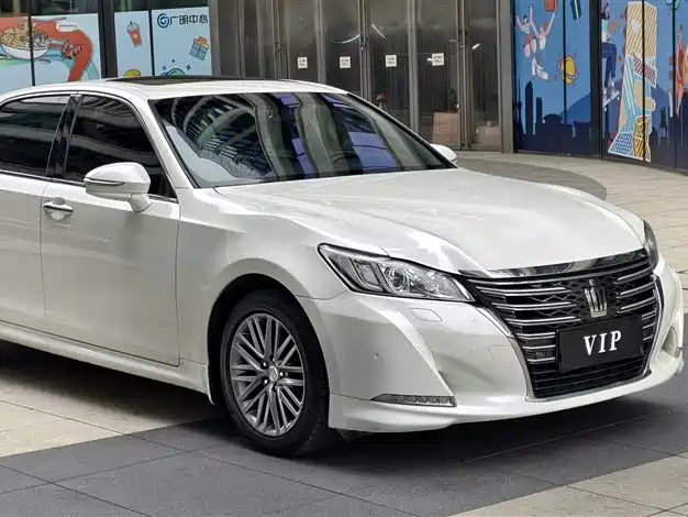 Toyota Crown 2017 2.0T Sport Edition фото 3