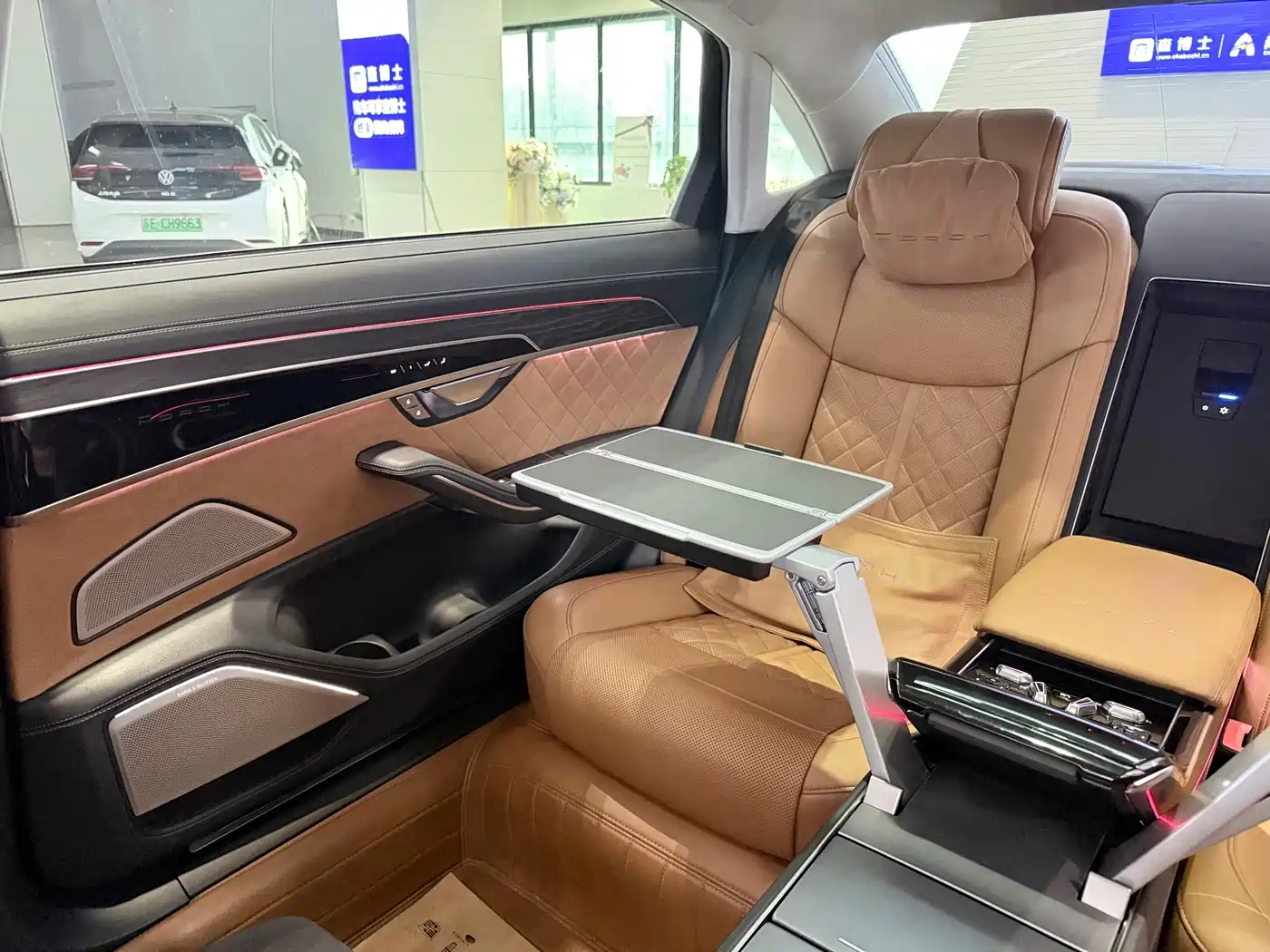 Photo 13 - Audi A8