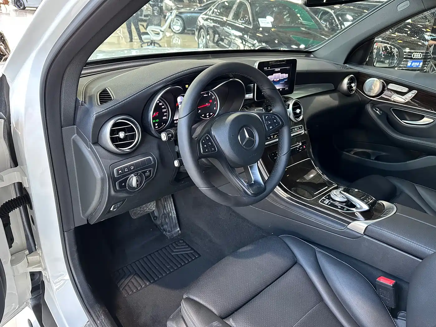 Mercedes-Benz GLC 2019 GLC 260 L 4MATIC Luxury фото 7