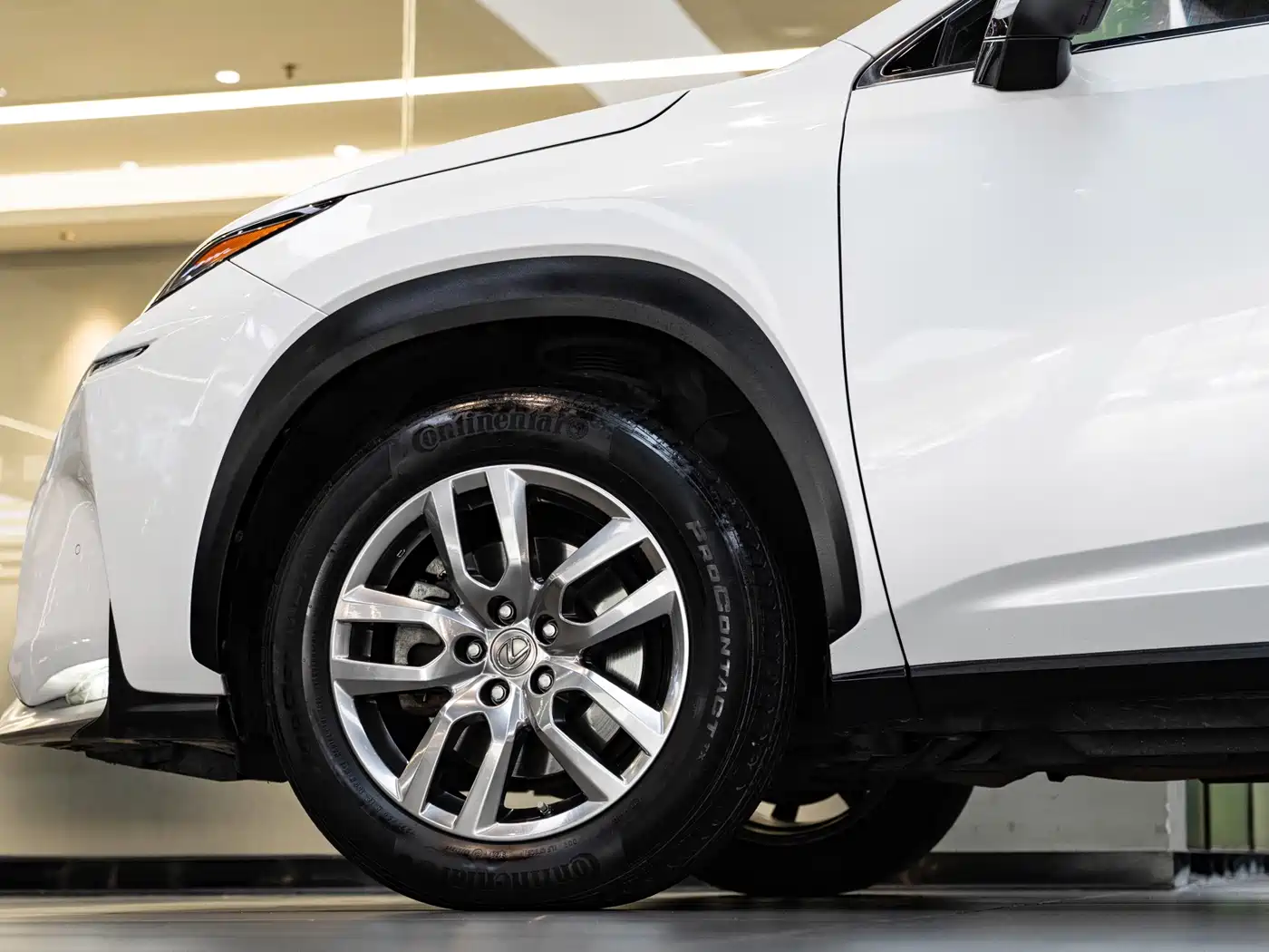 Lexus NX 2015 200t AWD F Sport фото 8