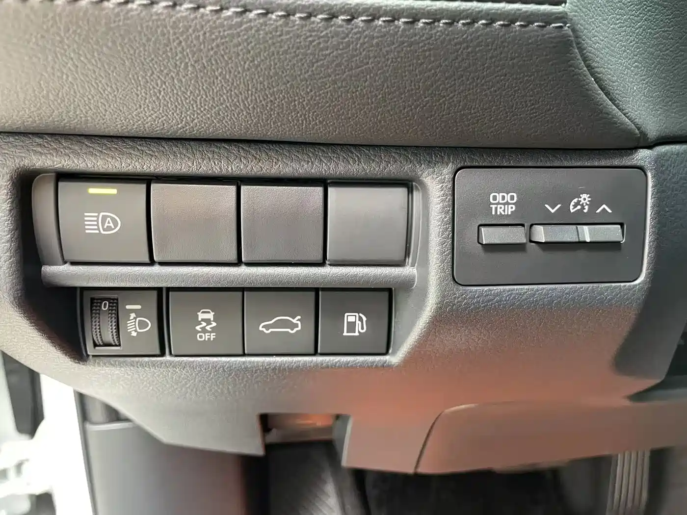Toyota Avalon 2023 2.0L Premium Selection фото 17