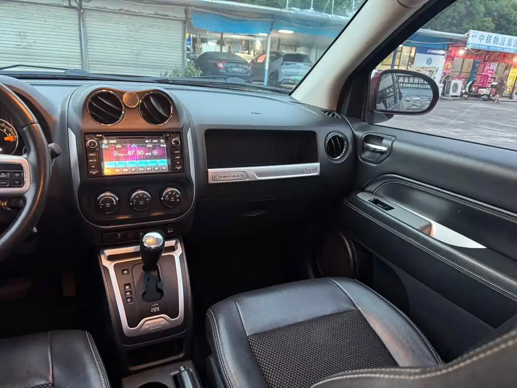 Jeep Compass (Import) 2015 2014 Facelift 2.4L 4WD Comfort Edition