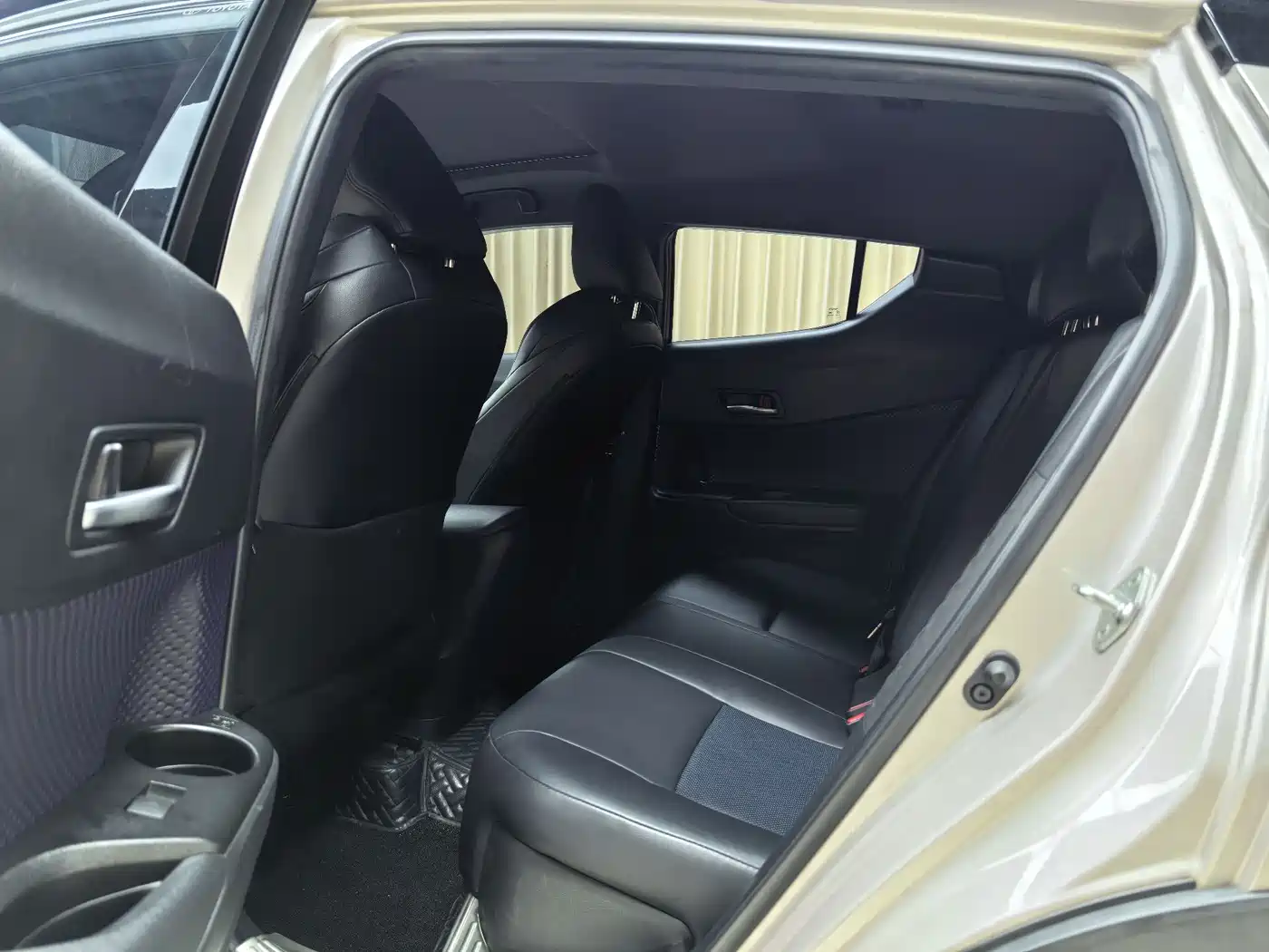 Toyota C-HR 2020 Model 2.0L Comfort фото 8