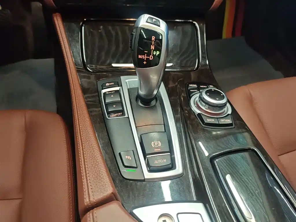 BMW 5 Series 2017 525Li Leading Edition фото 14