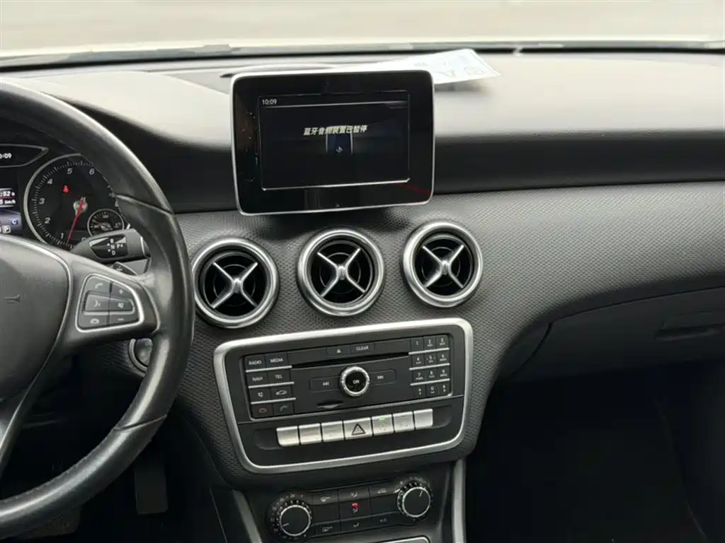 Mercedes-Benz A-Class (Import) 2017 Facelift A 200 Dynamic фото 14