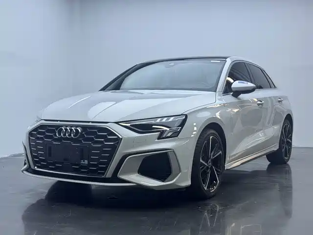 Audi A3 Sportback 35 TFSI, Стиль Спорт