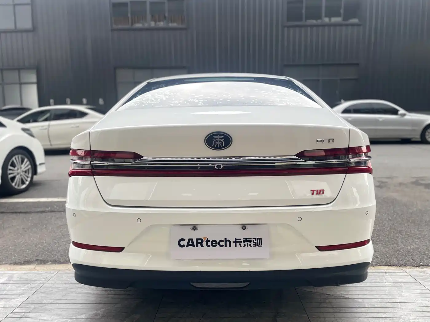 BYD Qin Pro 2018 1.5TI Automatic Smart Connected Dynamic Edition фото 12