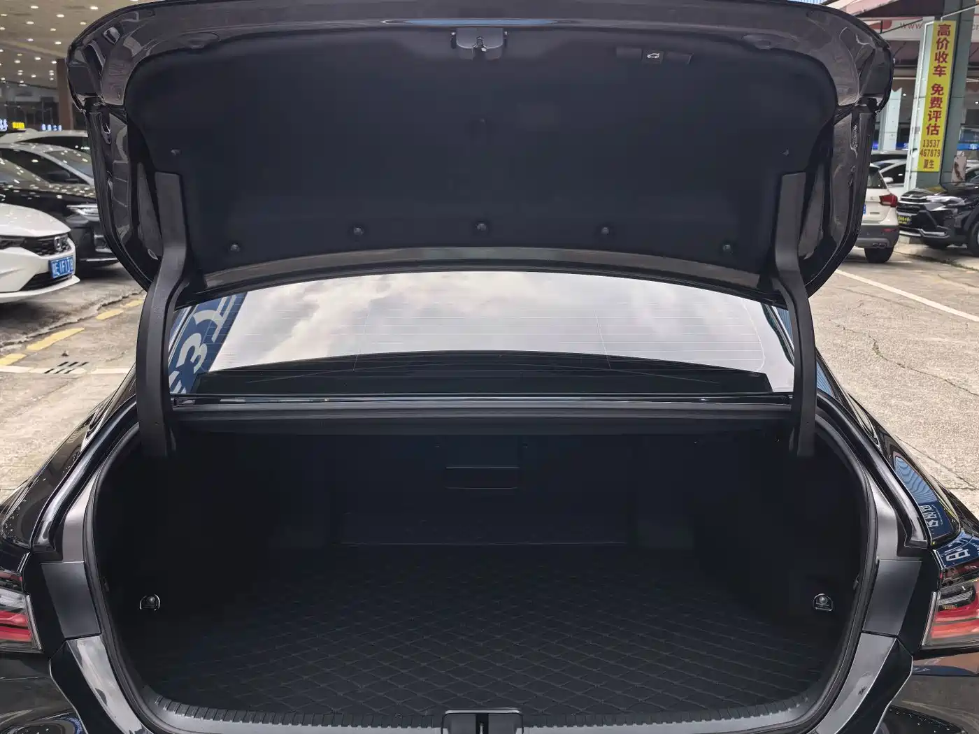 Lexus ES 2026 2025 200 Ultimate Edition