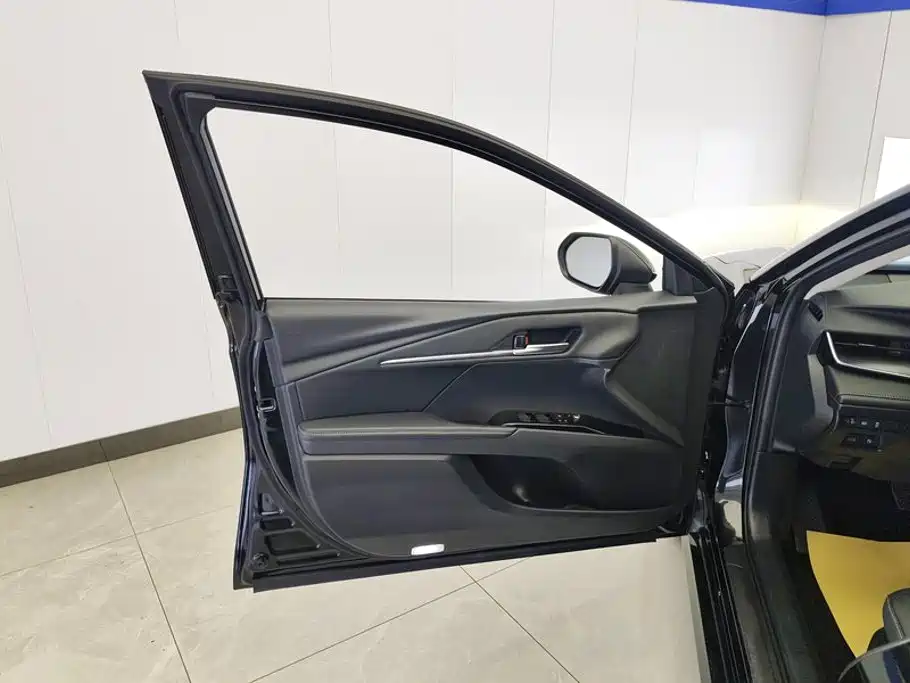 Toyota Camry 2025 2024 Hybrid 2.0HE Elite Edition