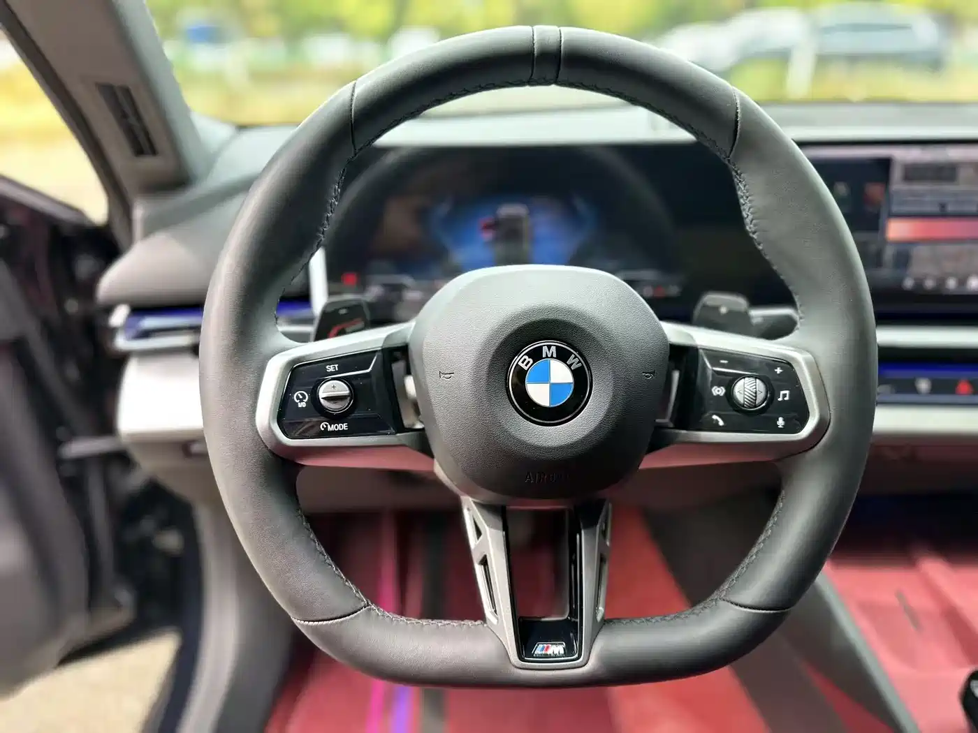 BMW 5 Series 2025 530Li Leading M Sport Package фото 17
