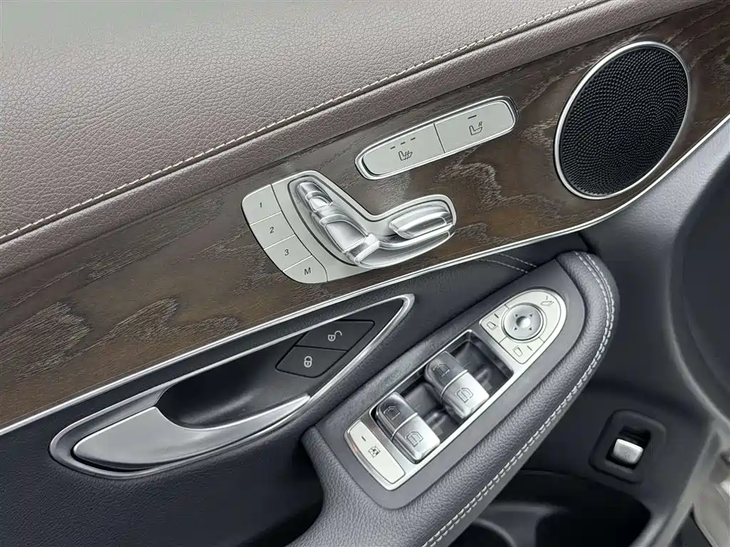 Mercedes-Benz GLC 2020 Facelift GLC 300 L 4MATIC Dynamic фото 35