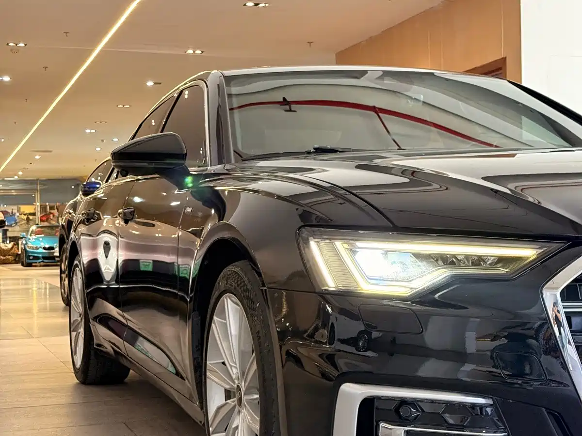 Photo 3 - Audi A6L