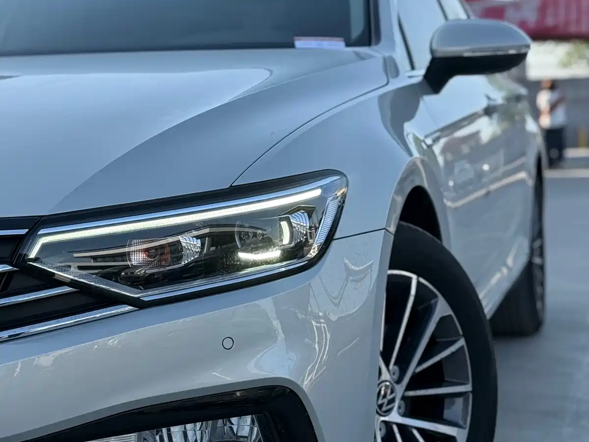 Volkswagen Magotan 2020 330TSI DSG Luxury фото 9
