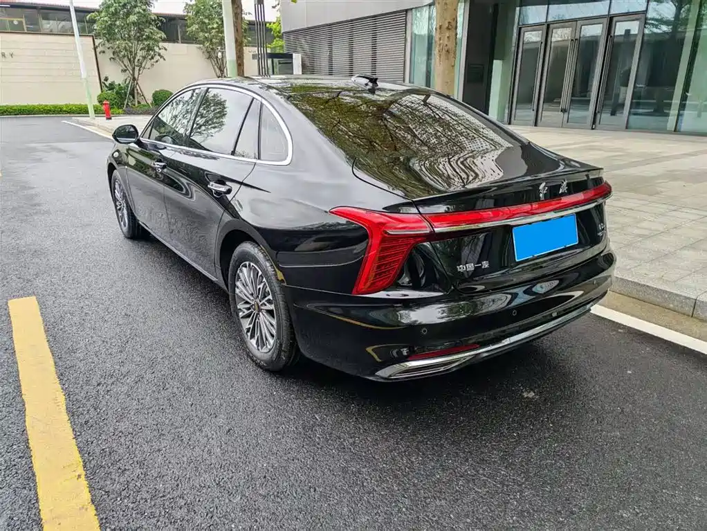 Hongqi H5 2024 2.0T Automatic Smart Connect Flag Smooth Edition фото 8
