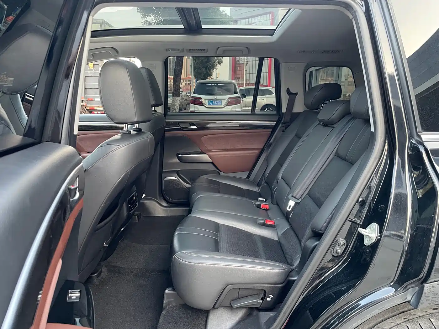 GAC Trumpchi Trumpchi GS8 2017 320T 2WD Luxury Smart Connect (7-seater) фото 5