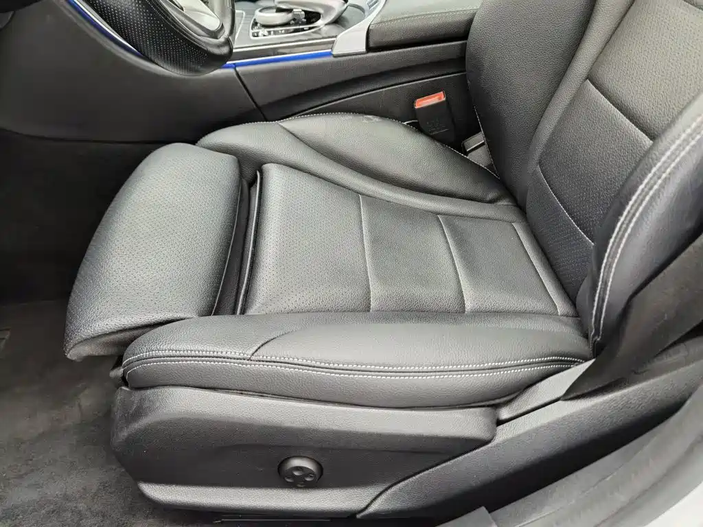 Photo 20 - Mercedes-Benz C-Class
