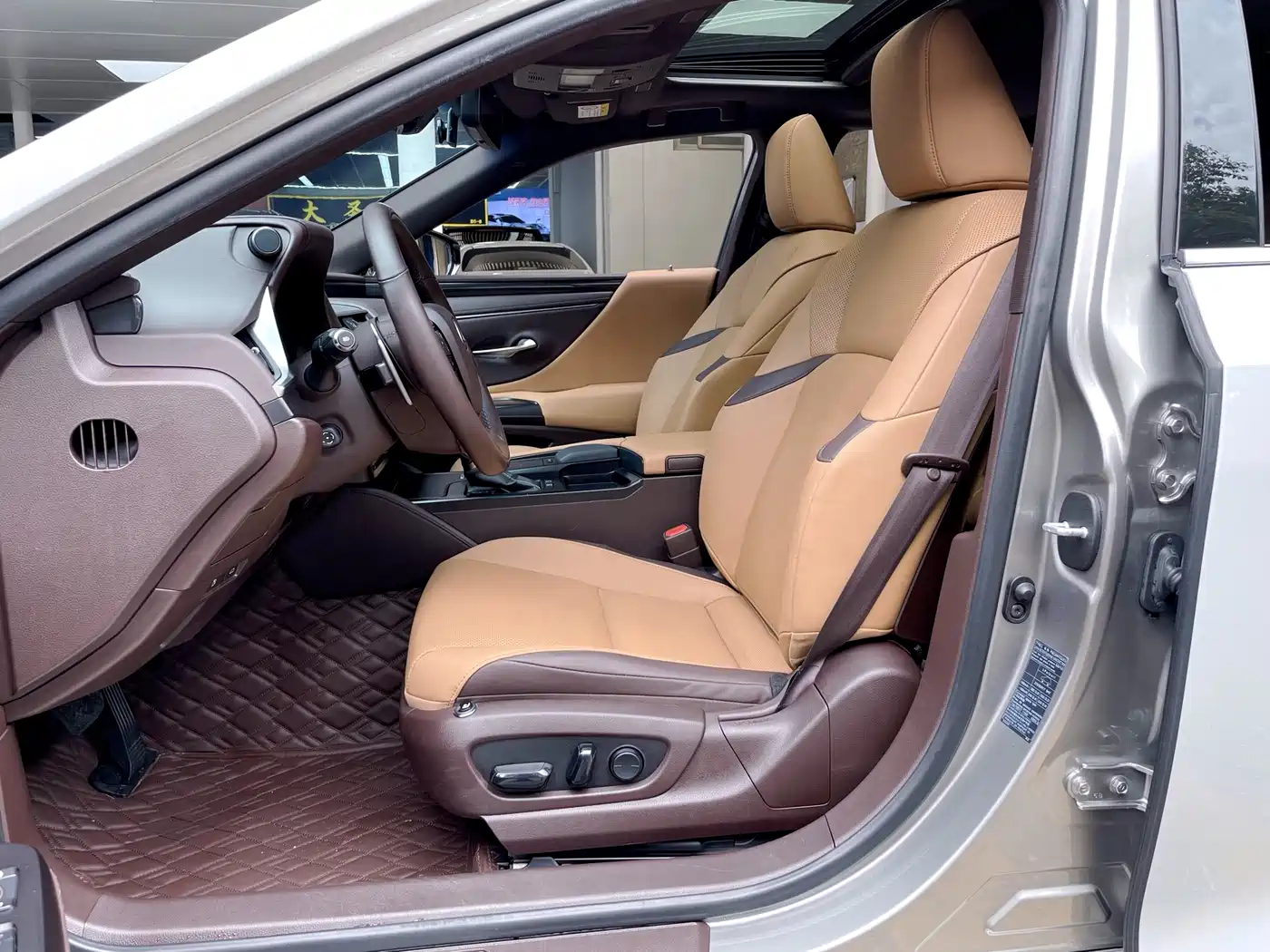 Lexus ES 2020 200 Excellence фото 11