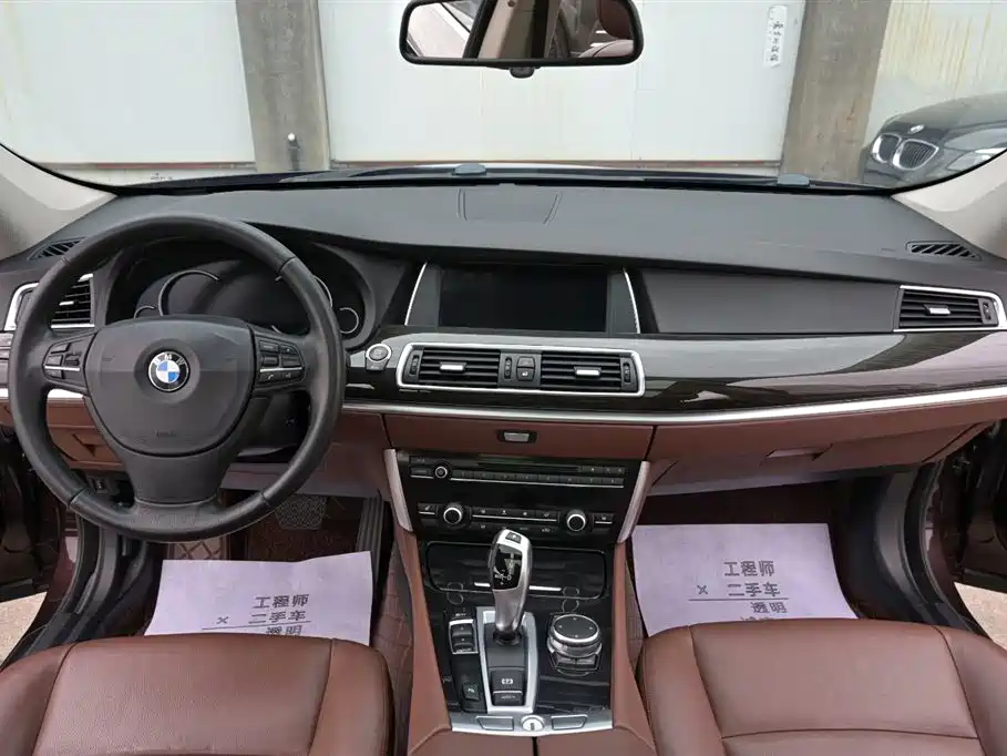 BMW 5 Series GT 2017 528i Leading Model фото 9