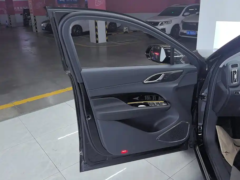 Hongqi HS3 PHEV 2026 2025 PHEV 115km Power Edition