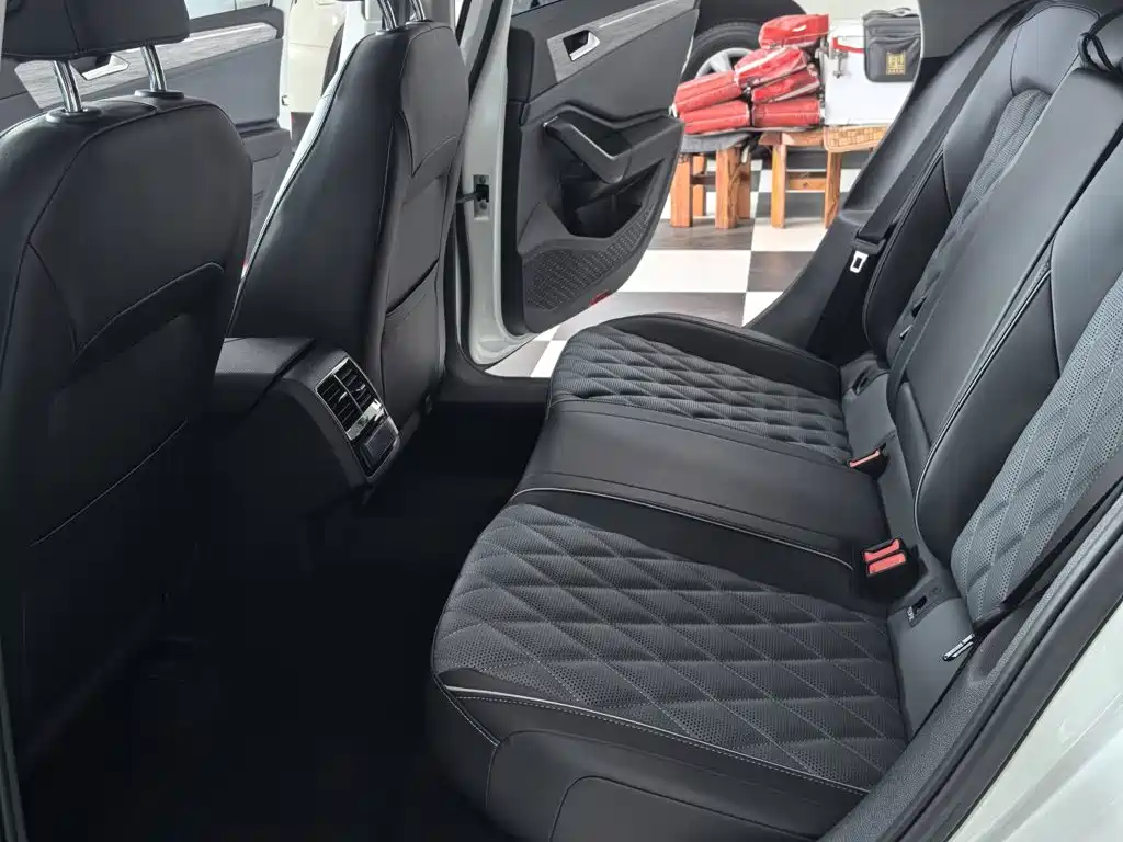 Volkswagen Sagitar, миниатюра 14