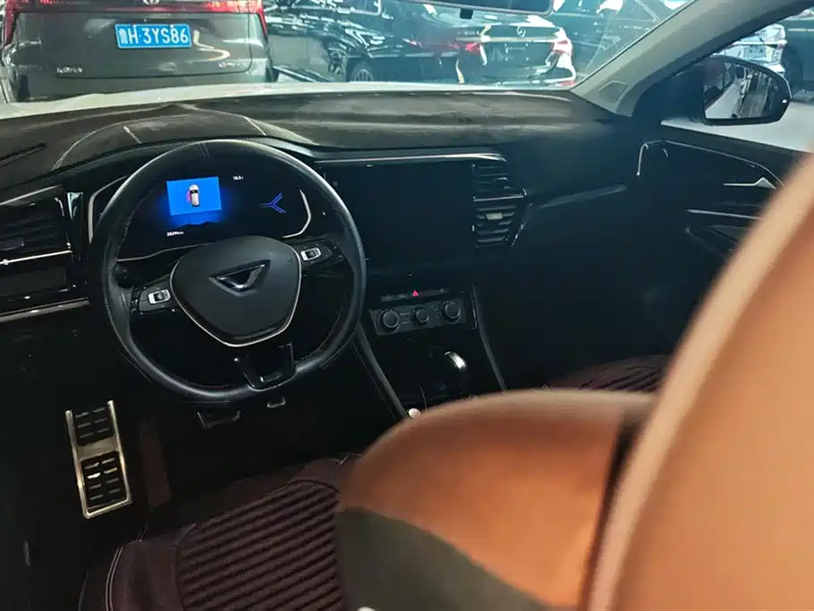 JETTA VS7