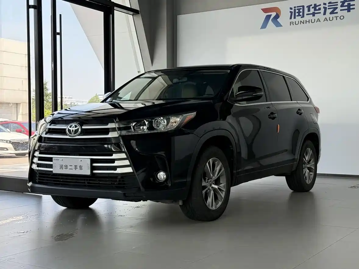Photo 1 - Toyota Highlander