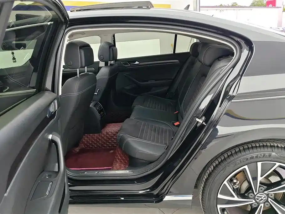 Volkswagen Magotan 2020 330TSI DSG Luxury фото 11