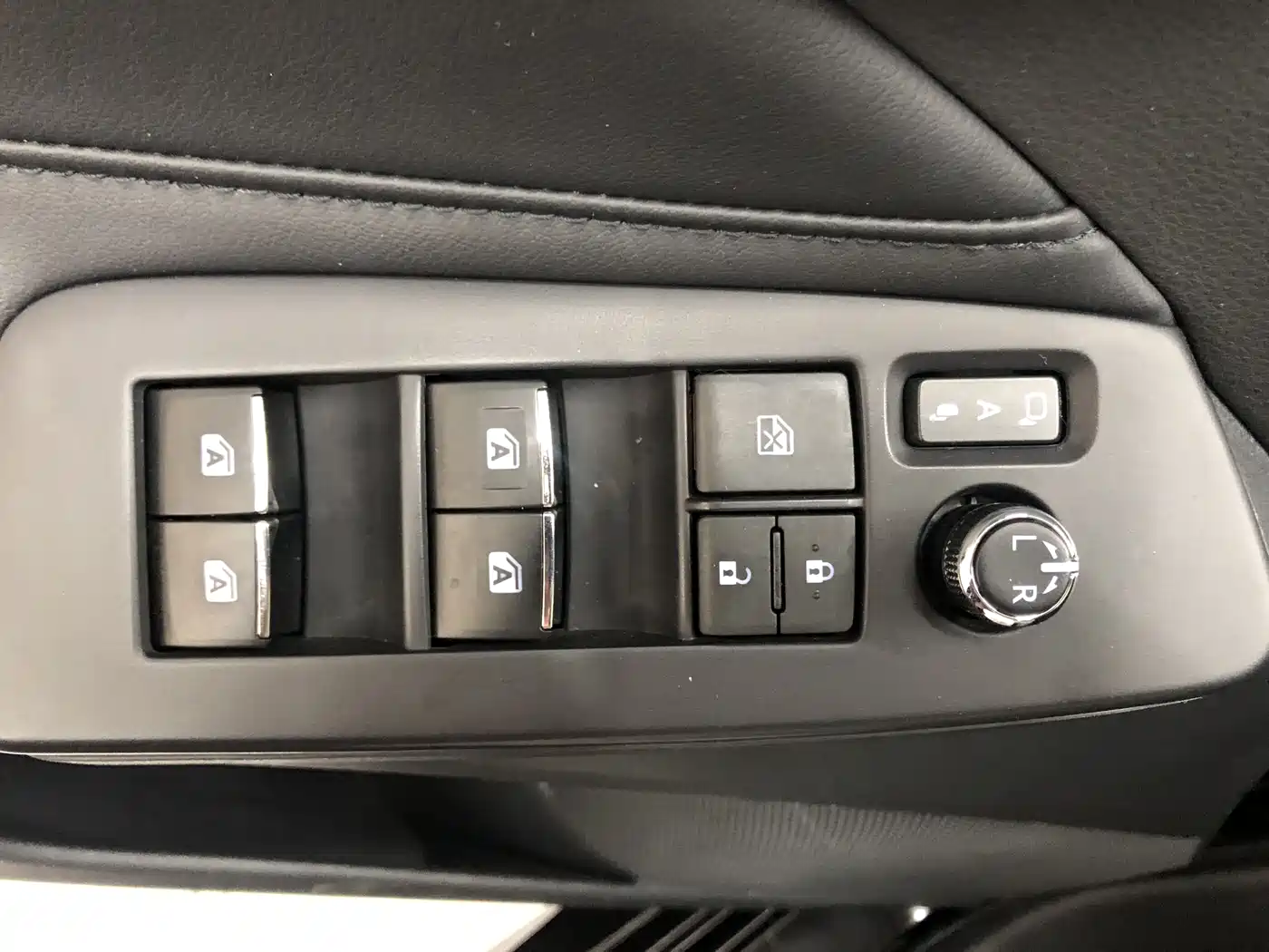 Toyota Avalon 2019 2.0L Progressive Edition (China VI) фото 16