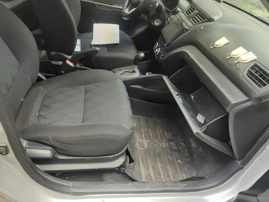 Kia K2 2012 2011 Sedan 1.4L AT GLS