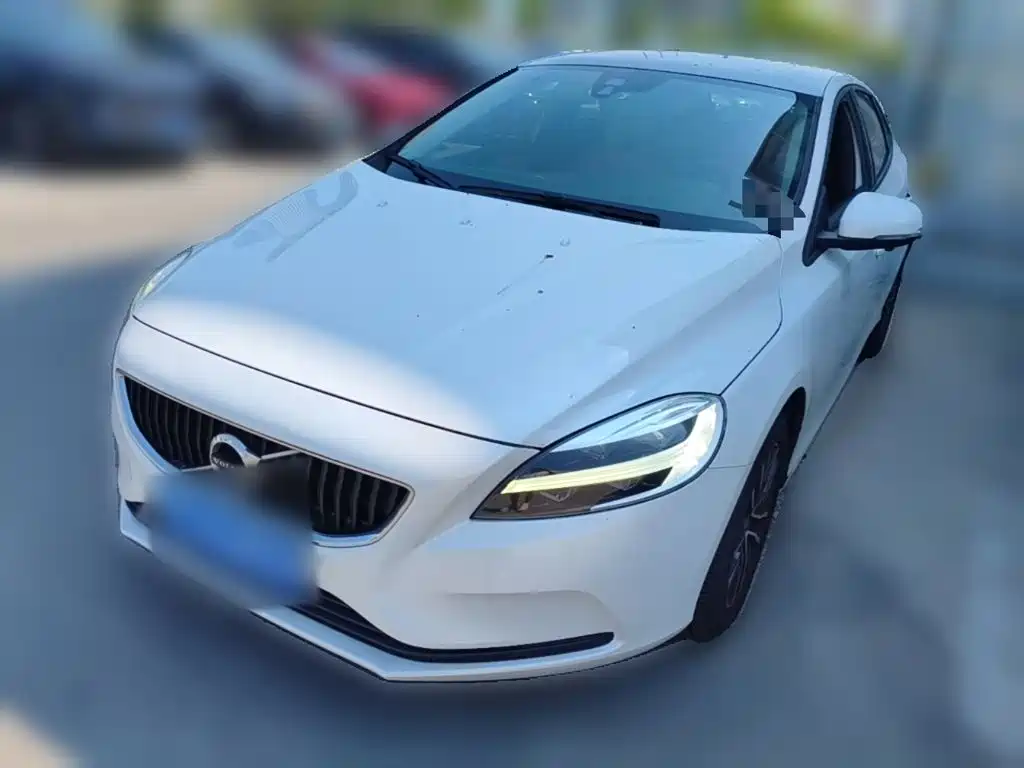 2019 Volvo V40