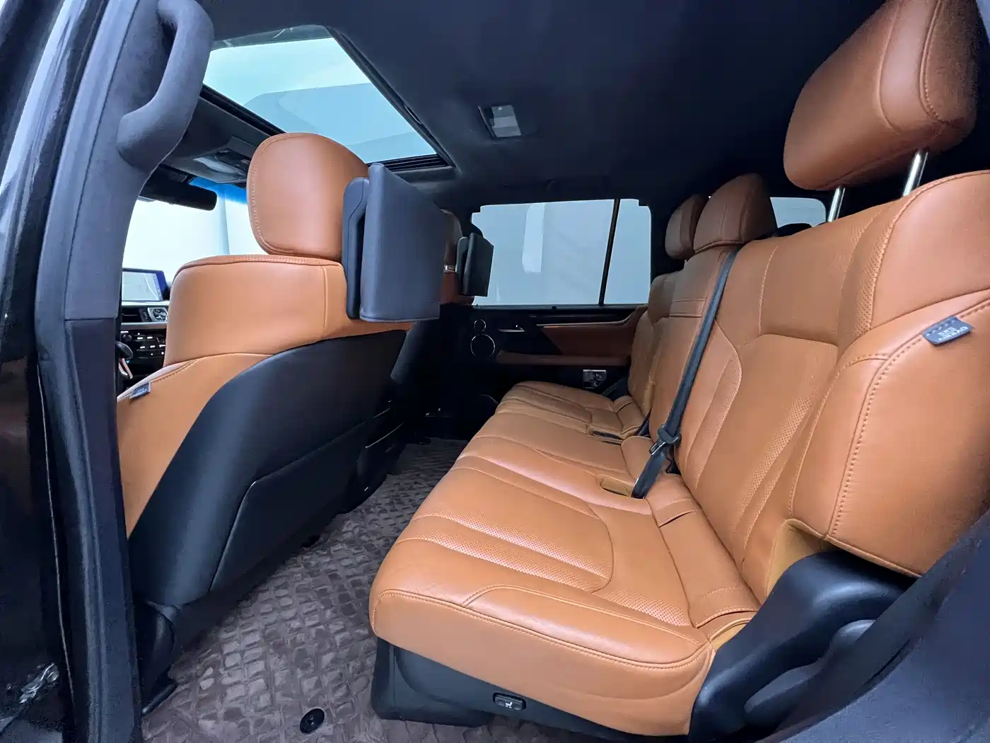 Lexus LX 2016 570 Luxury Premium Edition фото 4