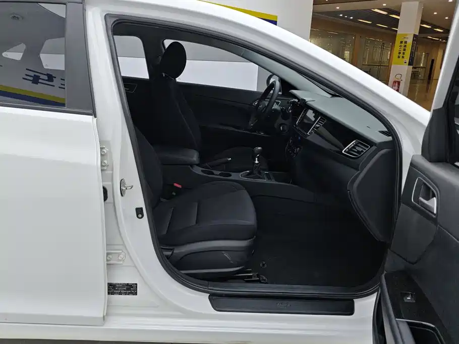 صورة 8 - Hyundai Mistra