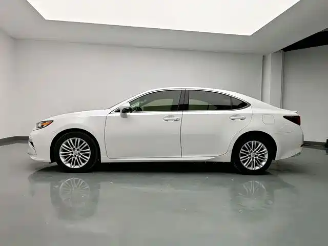 Lexus ES 2015 200 Elite Edition фото 13