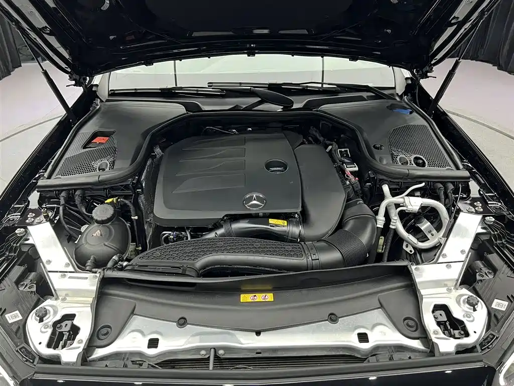 Mercedes-Benz E-Class 2022 Second Facelift E 300 L Luxury фото 10